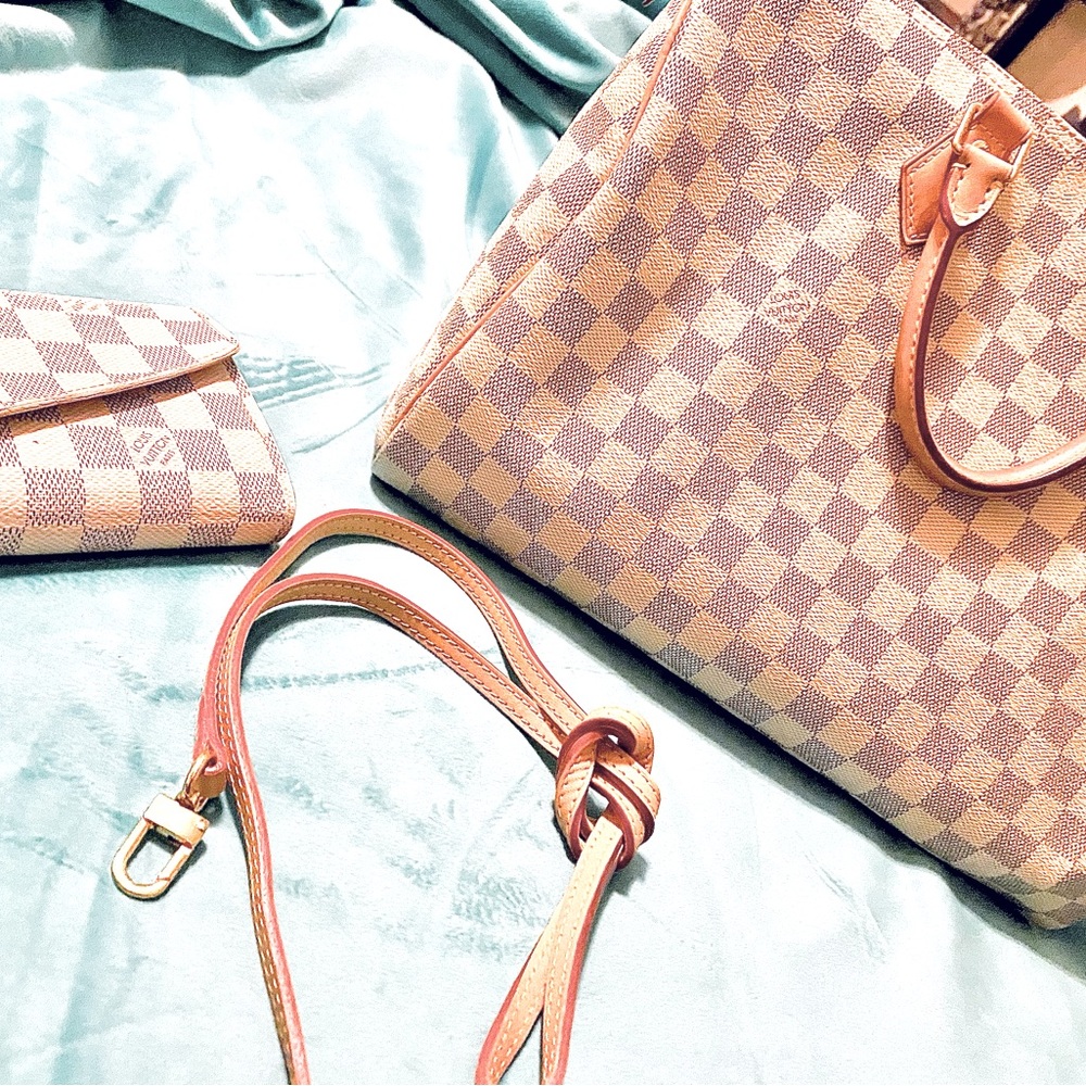 Authentic large Louis Vuitton speedy hand bag and wallet.